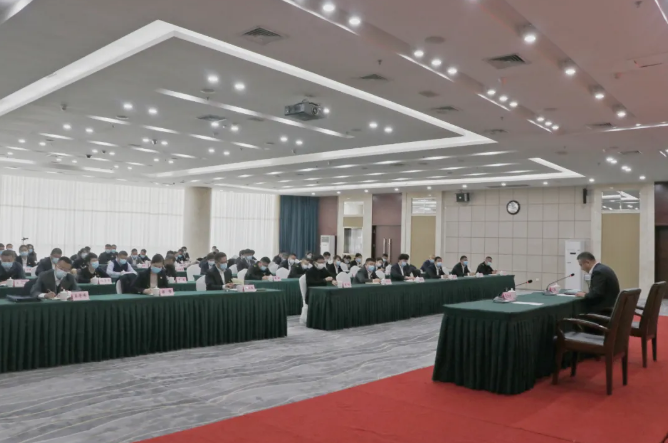鞍勤集團(tuán)、溫泉集團(tuán)舉辦貫徹落實(shí)市第十三次黨代會(huì)精神宣講報(bào)告會(huì)